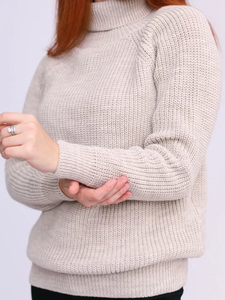 Свитер oversize с горлом
